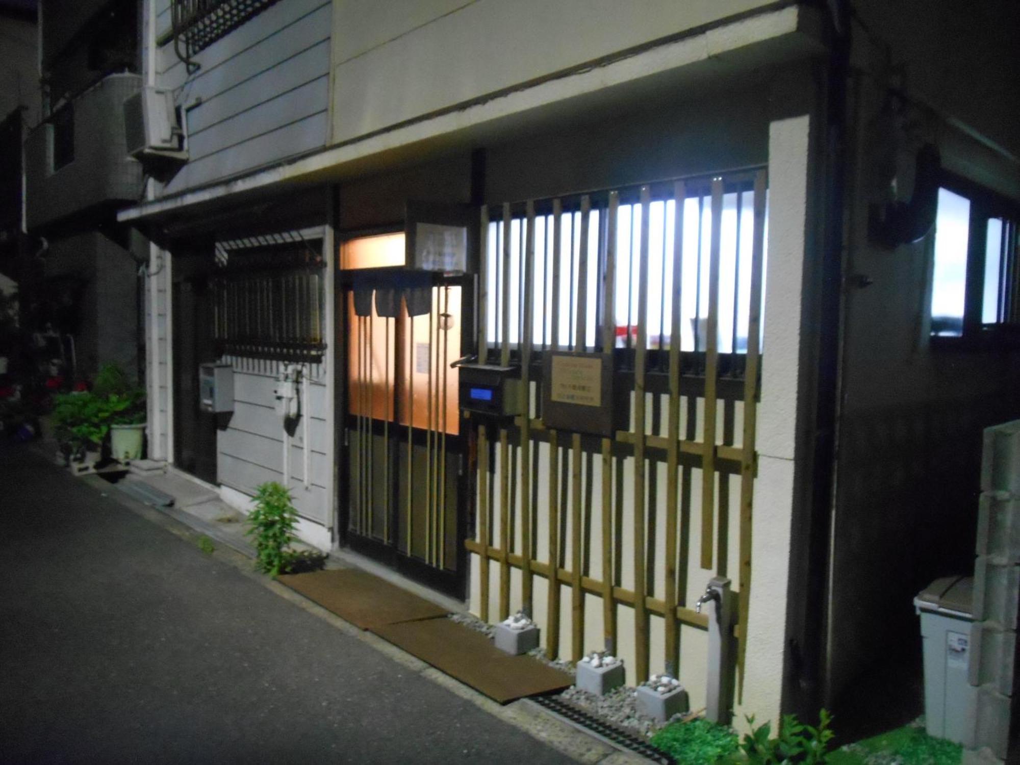 駅徒歩5分どこへも大阪駅へ直結どこへもすぐの大型庭付glampinghouse Apartment